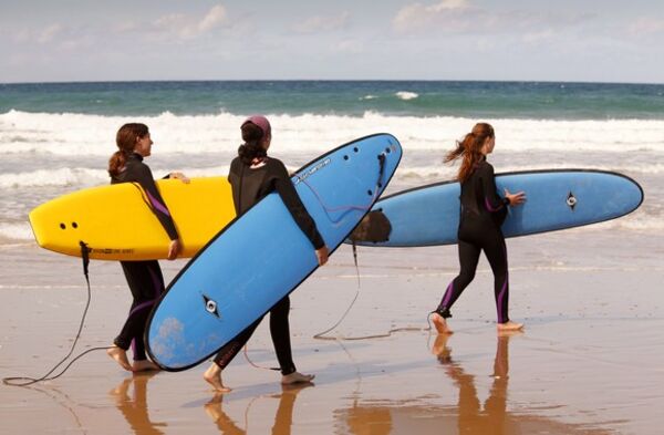Surf courses for all levels at the A-Frame Surfcamp in Andalusia