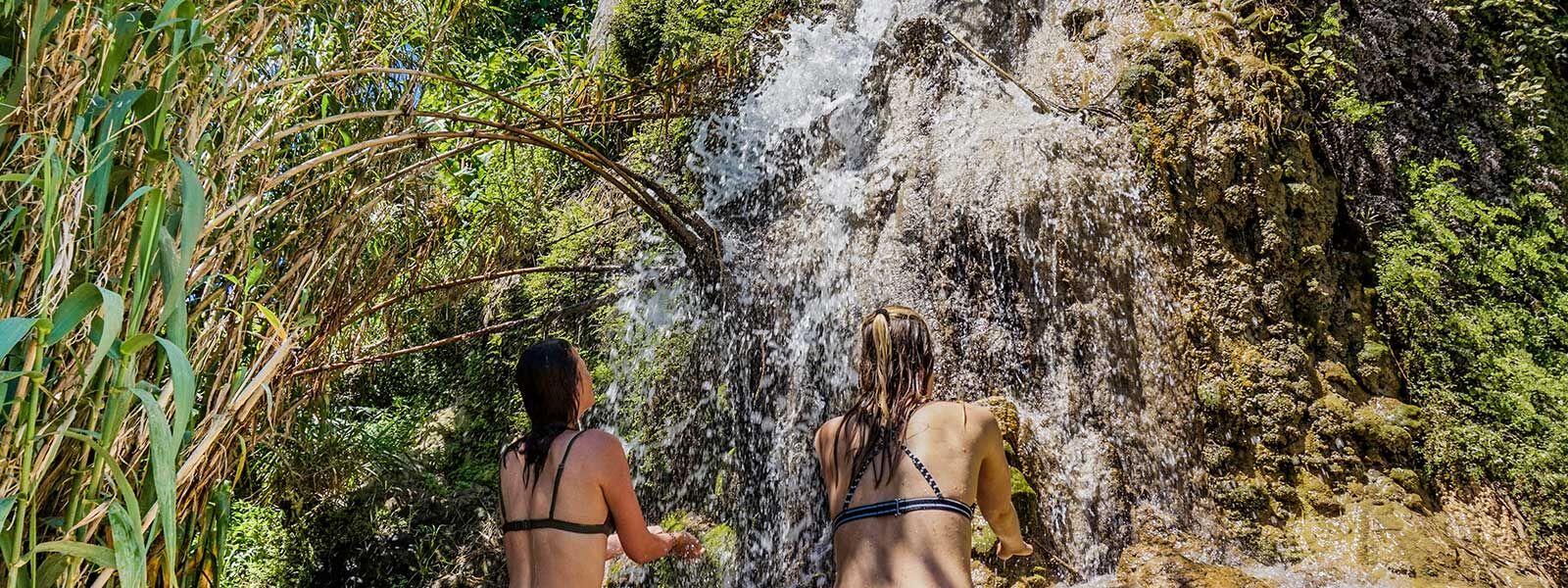 [Translate to English:] Wasserfälle rund um dein Surfcamp in Andalusien 