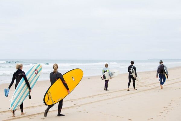 Surf classes for all levels at the A-Frame Surfcamp in El Palmar