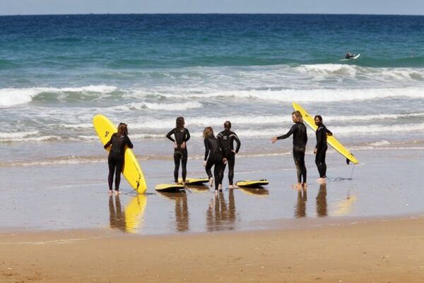Surf courses for all levels in Spain