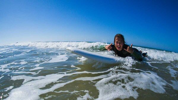 Fun in the surf courses at the A-Frame Surfcamp in Spain