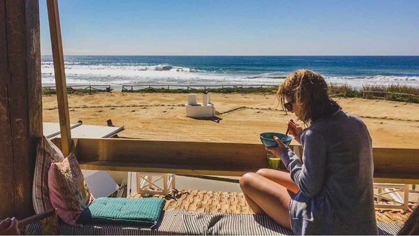 Breakfast with beach view at A-Fame Surfcamp in El Palmar