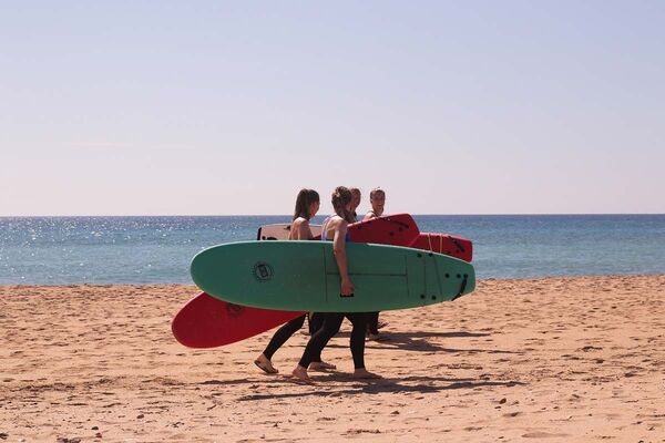 Surf courses in the sunshine in El Palmar