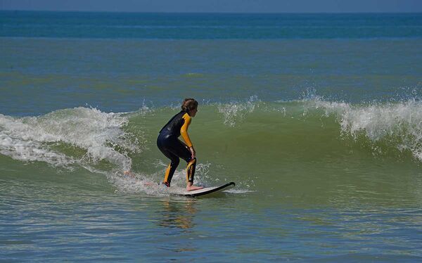 Surf courses for kids in the A-Frame Surfcamp for families in Europe