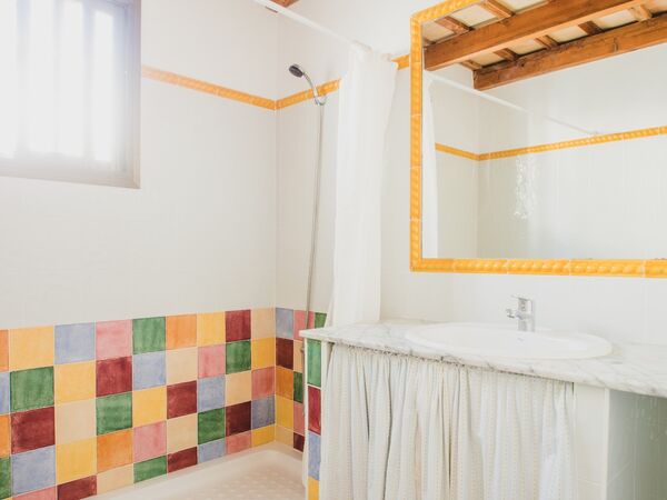 Bright and cosy El Palmar accommodation with private bathroom