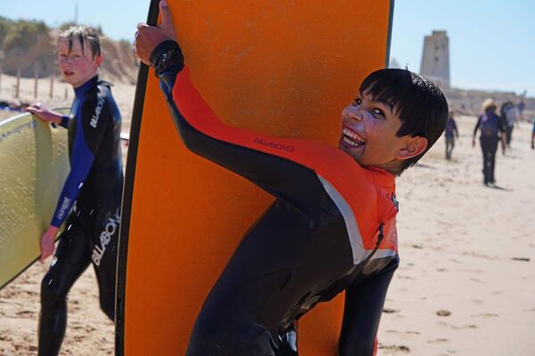 Surf courses for kids and adults in the A-Frame Surfcamp for families in Spain