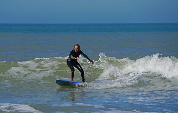 Surf courses in perfect waves in Spain